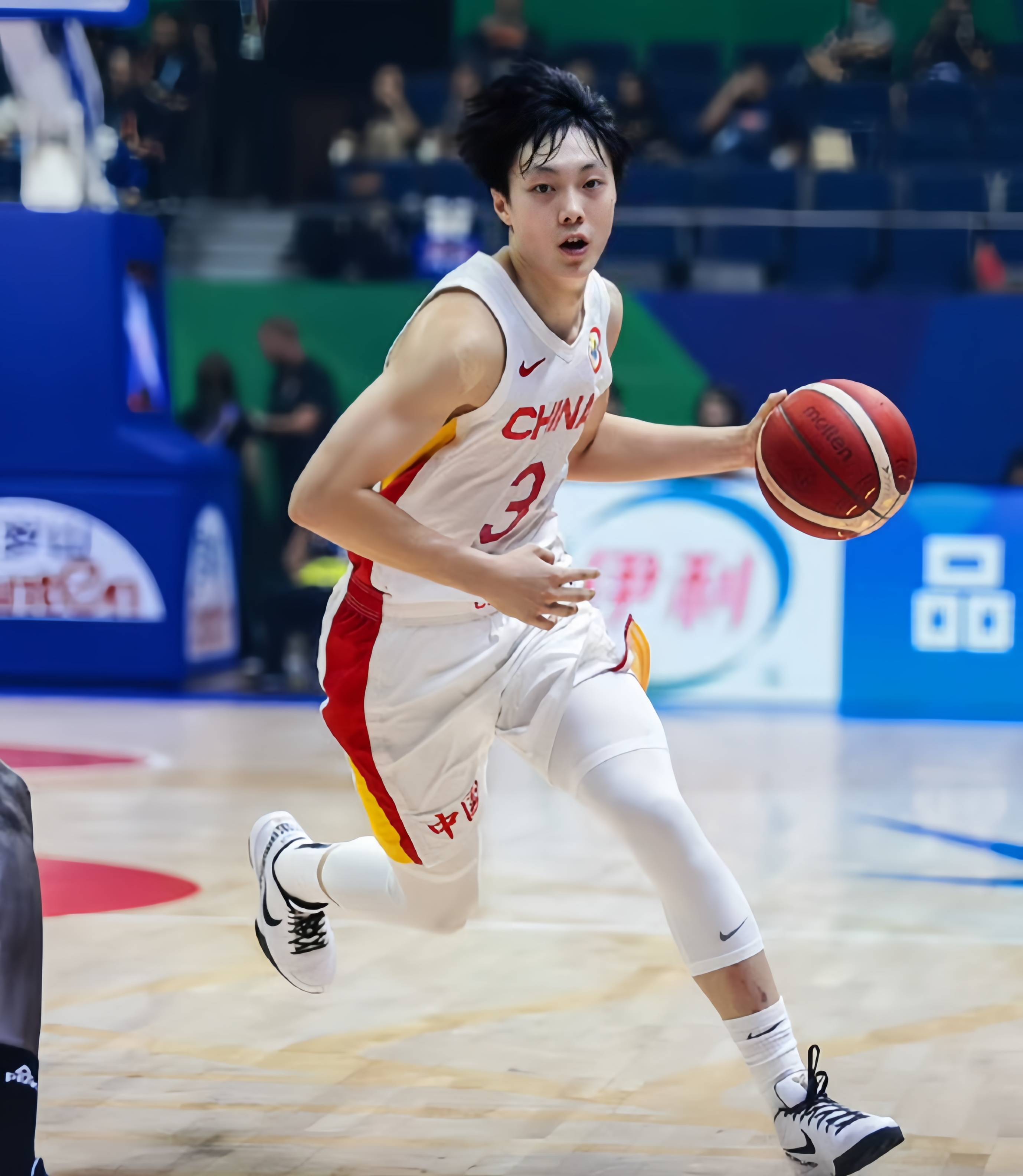 天津男篮逆袭成功，士气高昂